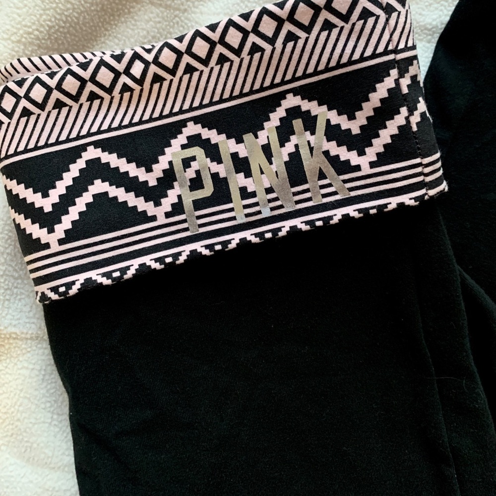 VS Pink Yoga capri pants - Picture 2 of 2